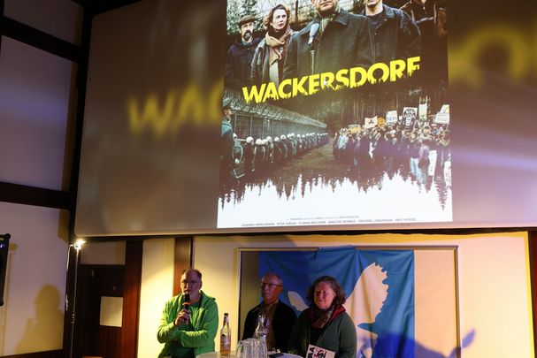 Die Zeitzeugen schilderten ihre Erinnerungen; Foto: Bernhard Schinner